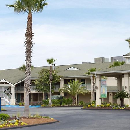 Days Inn & Suites By Wyndham Jekyll Island Exterior photo