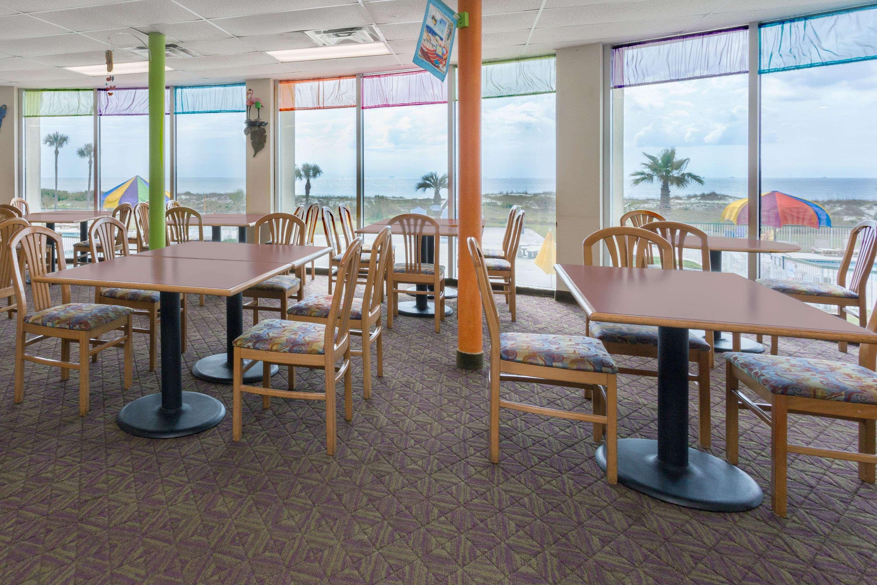 Days Inn & Suites By Wyndham Jekyll Island Exterior photo