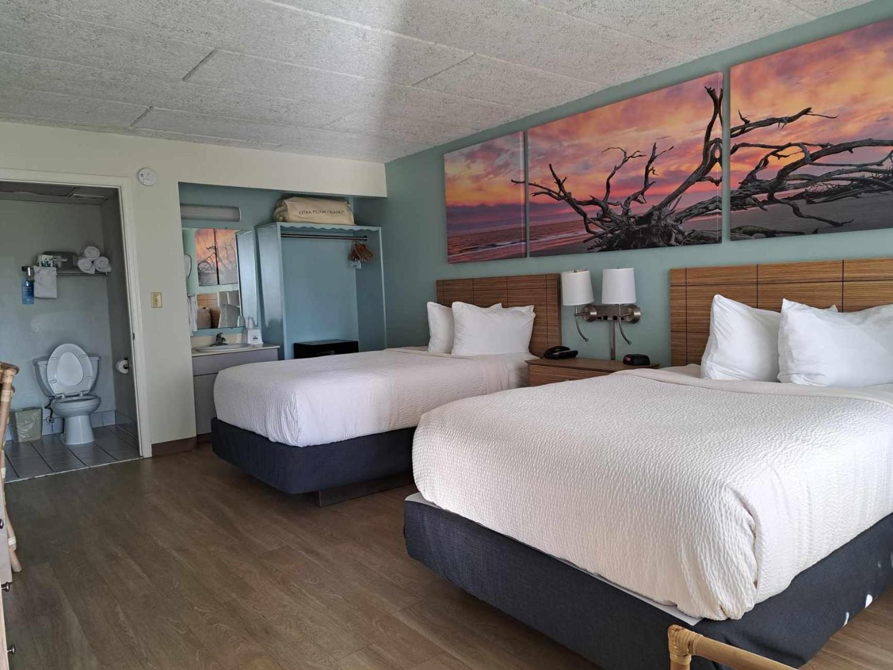 Days Inn & Suites By Wyndham Jekyll Island Exterior photo
