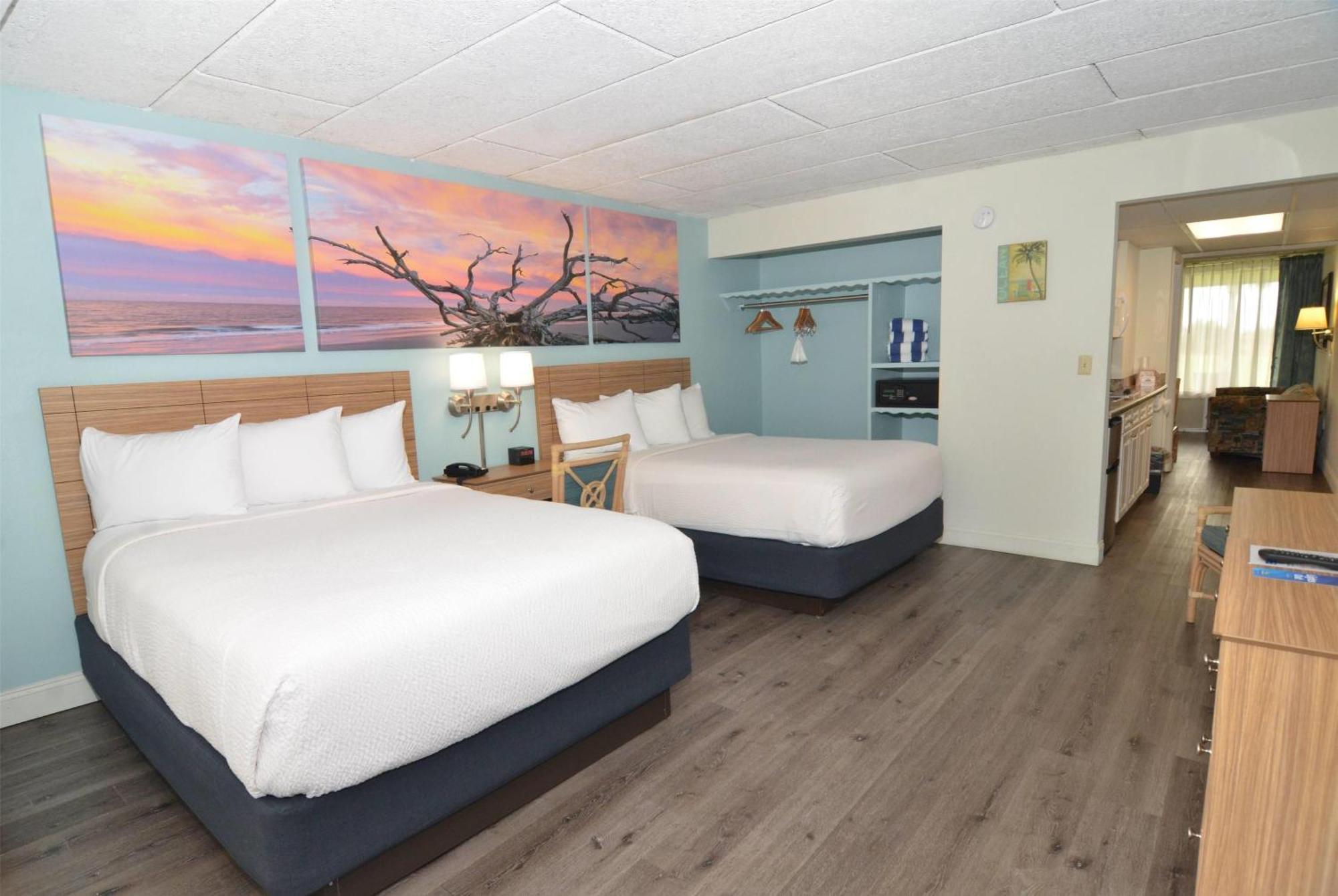 Days Inn & Suites By Wyndham Jekyll Island Exterior photo