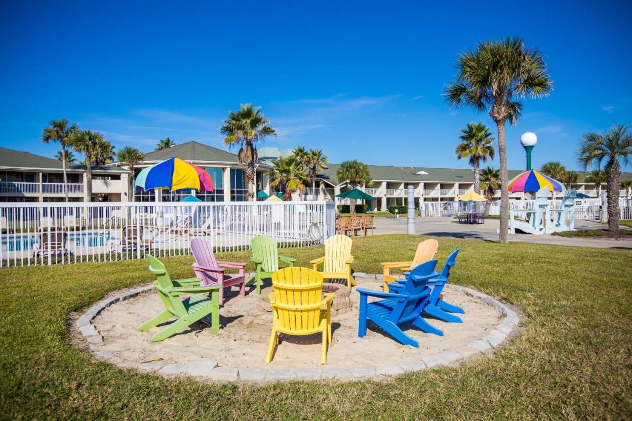 Days Inn & Suites By Wyndham Jekyll Island Exterior photo