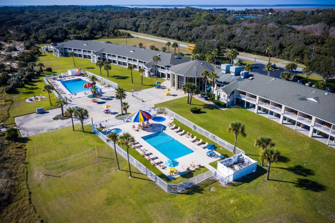 Days Inn & Suites By Wyndham Jekyll Island Exterior photo